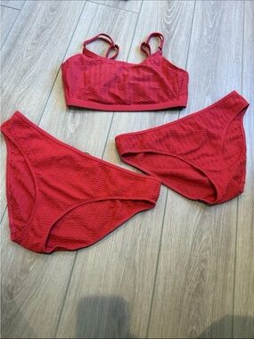 Bravissimo Red Textured Bikini Top 32F, matching bikini bottoms M,L